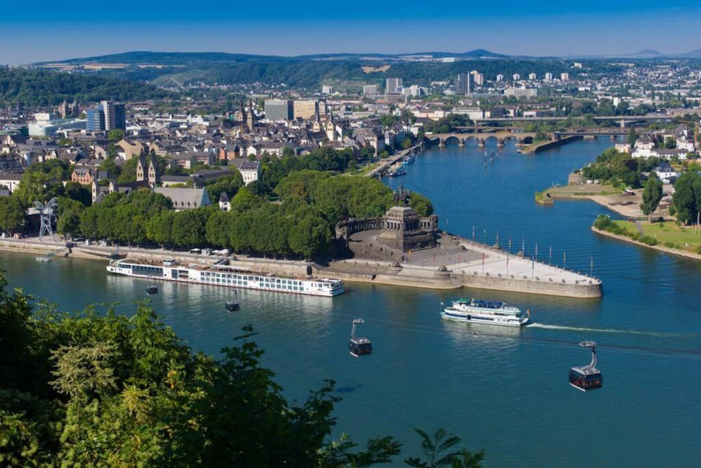 Ferienhaus Chalet Marc Am Moselbogen Villa Koblenz  Bagian luar foto